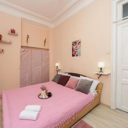 Comfortable Apartment In The Very Center Of Οδησσός Εξωτερικό φωτογραφία