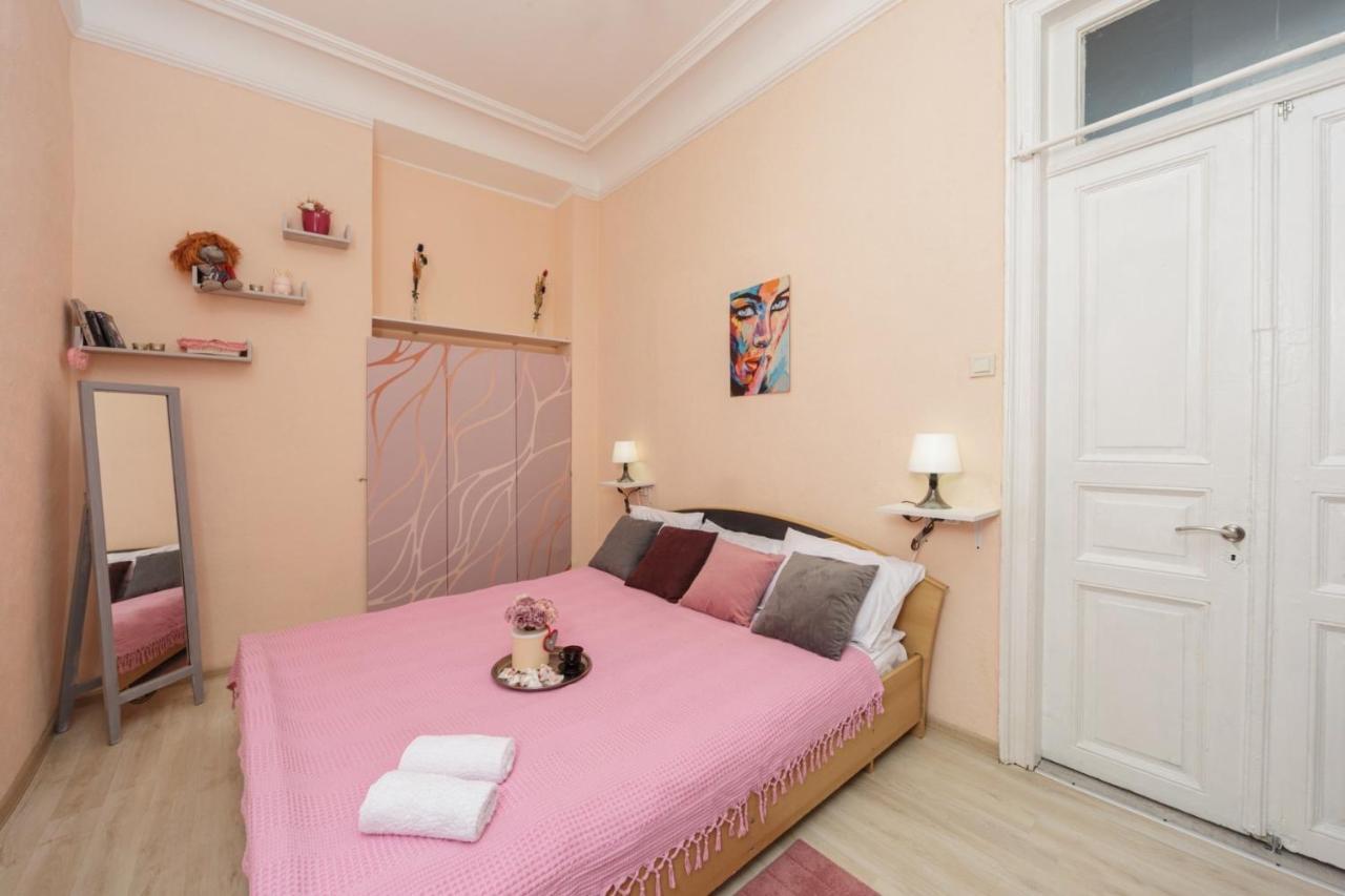 Comfortable Apartment In The Very Center Of Οδησσός Εξωτερικό φωτογραφία